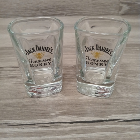 Jack Daniels Tennessee Honey Glass Set - Picture 4 of 10